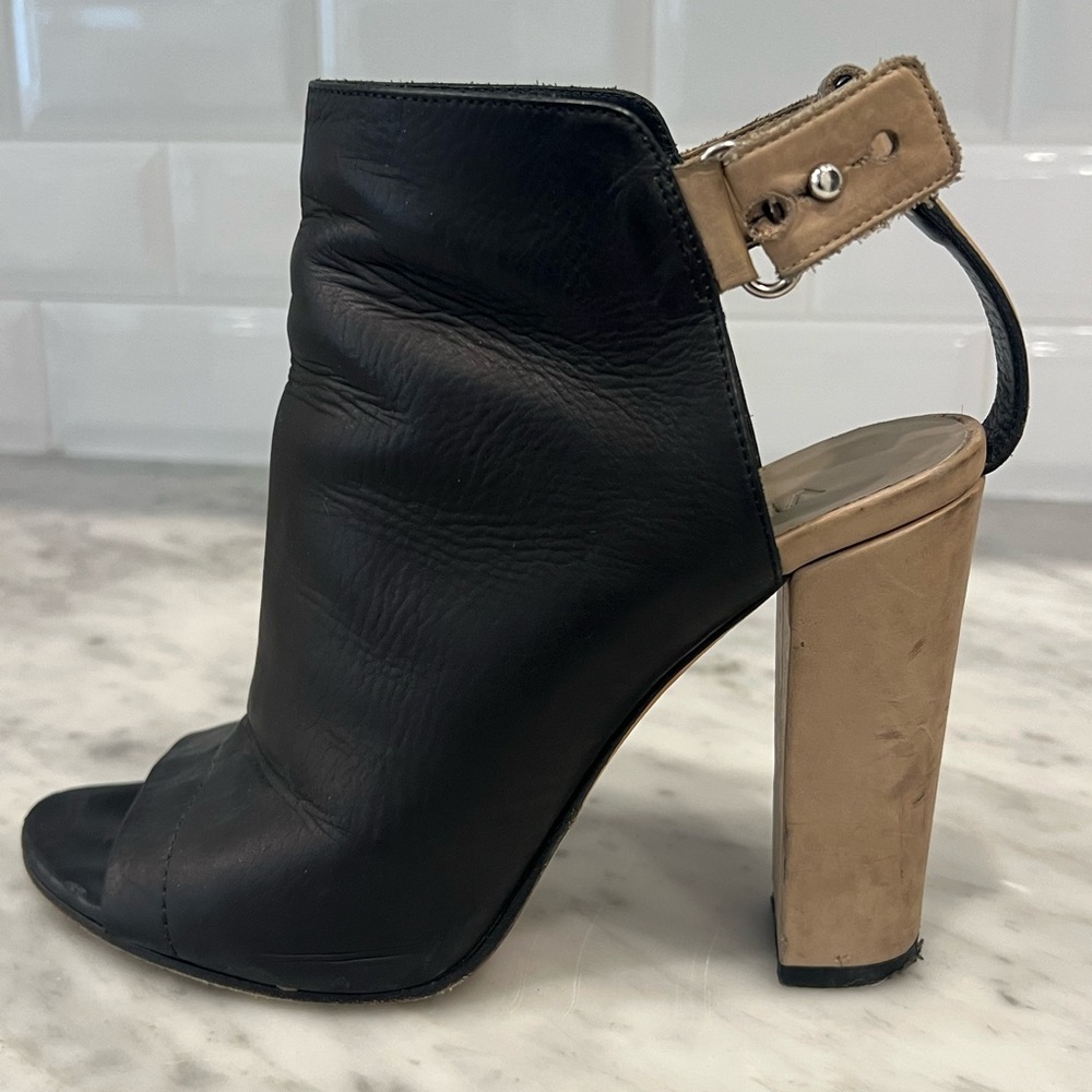 Vince Black and Gray Heeled Sandals